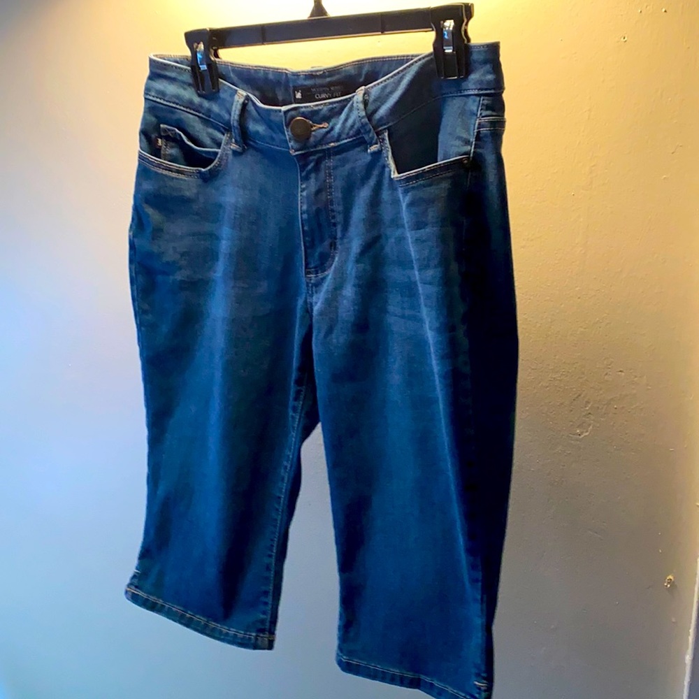 Lee knee length blue Jean shorts size 10P